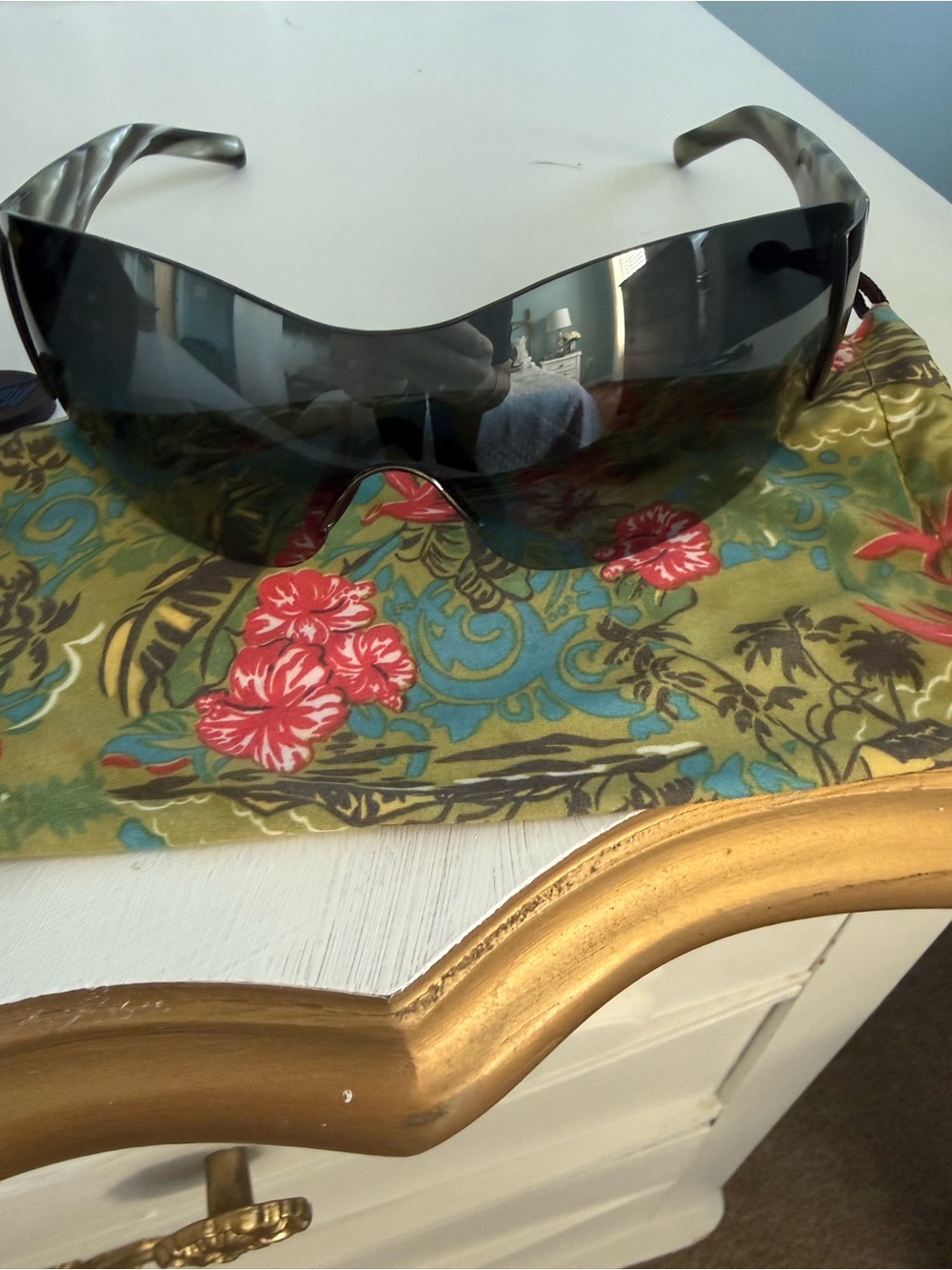 Maui Jim 514-02 Kula polarized shield sunglasses like new condition